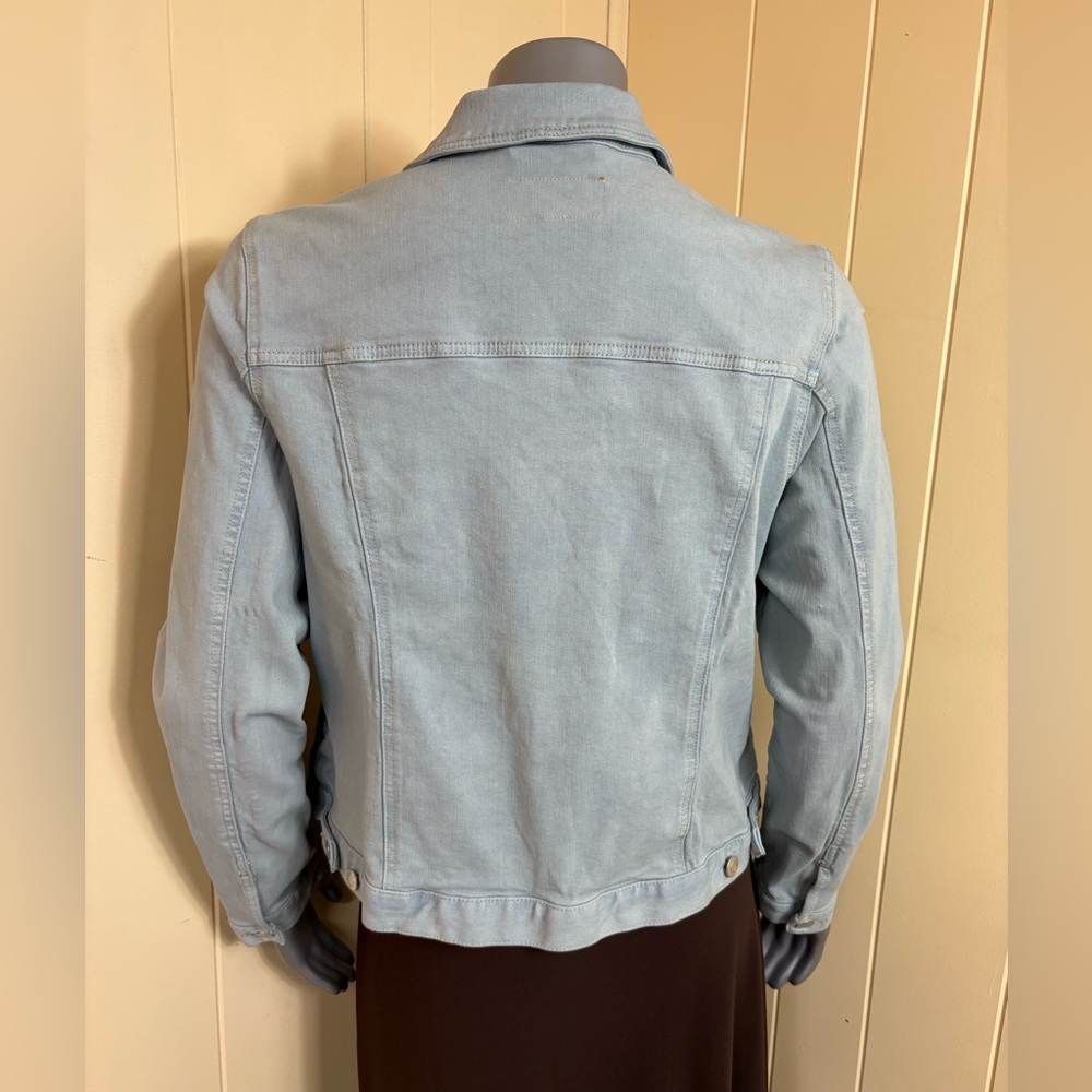 Time and Tru Jean Denim Jacket Women's XL (16-18) Light Blue wash Trucker Jean - Picture 2 of 16